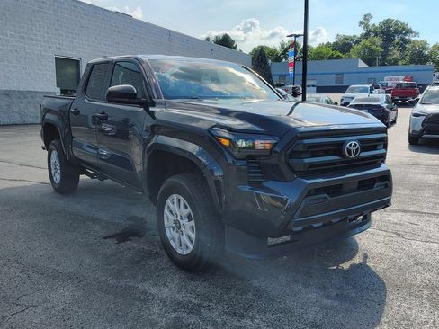 Certified 2024 Toyota Tacoma SR w/ SR Upgrade Package AWD/4WD image 5