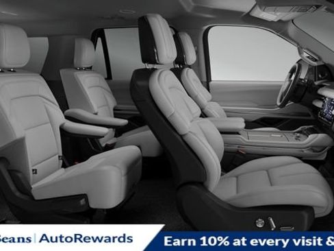 New 2026 Lincoln Navigator L Premier AWD/4WD image 6