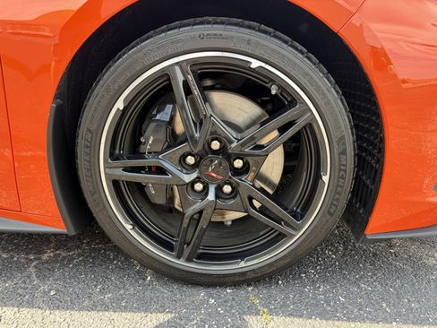 Used 2025 Chevrolet Corvette Stingray Premium Conv w/ Z51 Performance Package RWD image 15