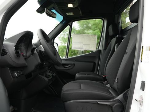New 2025 Mercedes-Benz Sprinter 2500 image 37