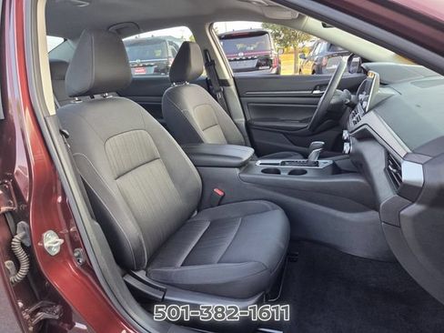Certified 2025 Nissan Altima 2.5 SV FWD image 16