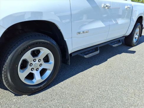 Used 2019 RAM 1500 Big Horn AWD/4WD image 9