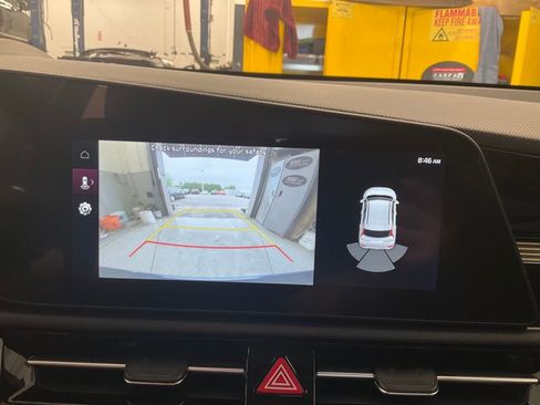 Certified 2025 Kia Niro EX image 16