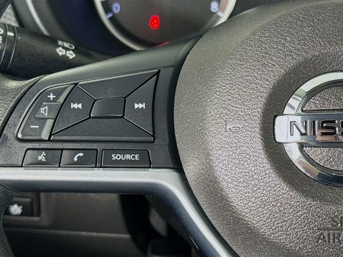 Used 2021 Nissan Kicks S FWD image 11