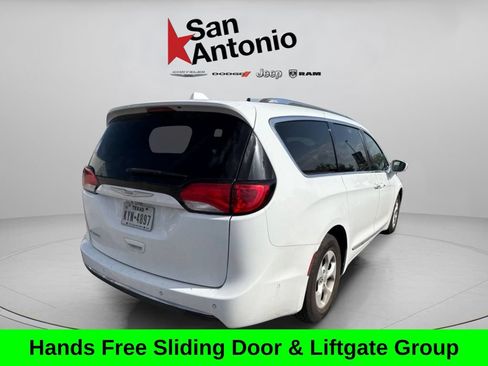 Used 2017 Chrysler Pacifica Touring-L Plus w/ Advanced Safetytec Group FWD image 11
