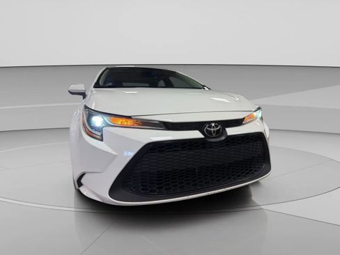 Used 2022 Toyota Corolla LE image 42
