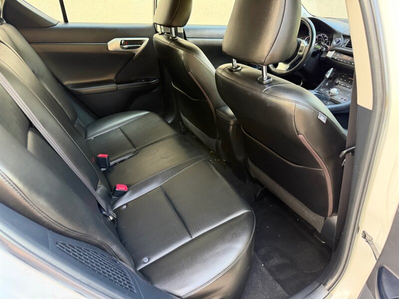 Used 2011 Lexus CT 200h Premium w/ Premium Audio Pkg FWD image 14