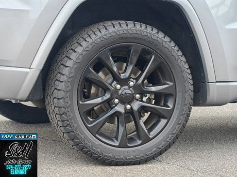Used 2019 Jeep Grand Cherokee Altitude AWD/4WD image 22