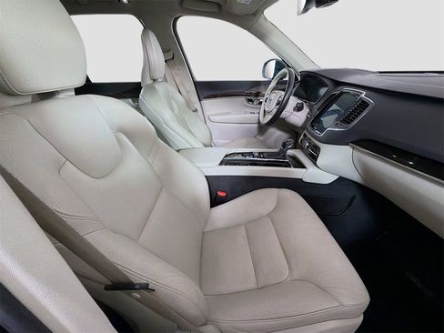 Used 2019 Volvo XC90 T6 Momentum w/ Advanced Package image 31