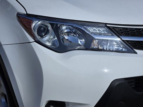 Used 2013 Toyota RAV4 LE FWD image 32
