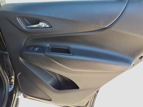 Used 2020 Chevrolet Equinox LT image 12