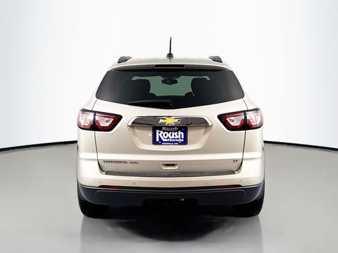 Used 2017 Chevrolet Traverse LT image 6