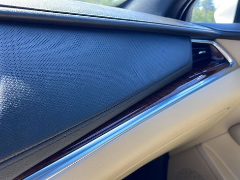 Used 2019 Cadillac XT5 Luxury FWD image 20
