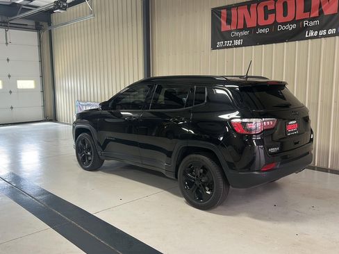 Used 2019 Jeep Compass Latitude AWD/4WD image 3