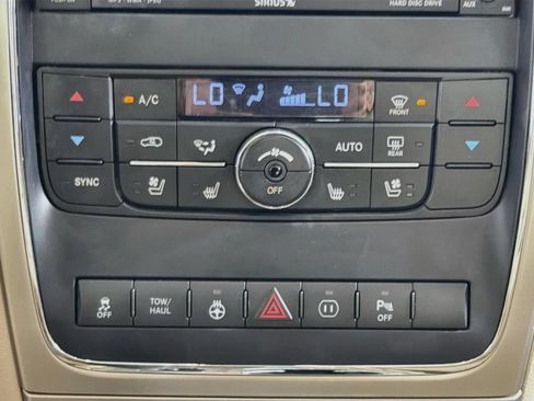 Used 2012 Jeep Grand Cherokee Overland AWD/4WD image 16