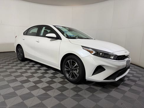Used 2024 Kia Forte LXS image 6
