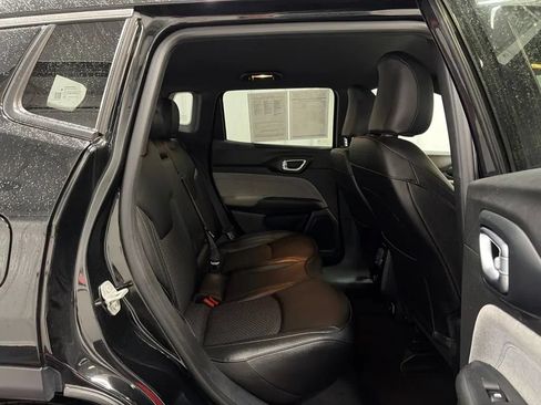 Used 2024 Jeep Compass Latitude AWD/4WD image 20
