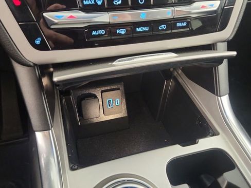 Used 2023 Ford Explorer XLT w/ Equipment Group 202A image 19