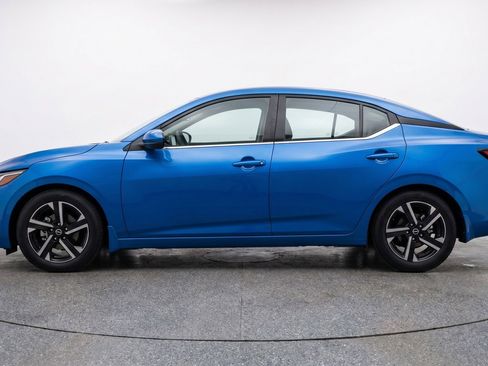 Used 2025 Nissan Sentra SV FWD image 5