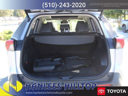 Used 2019 Toyota RAV4 Limited image 10