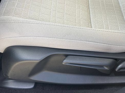 Used 2026 Honda HR-V LX image 9