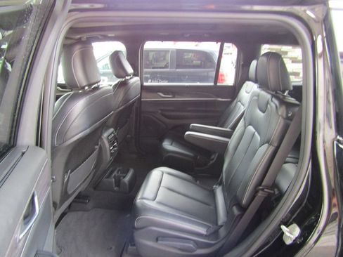 Used 2024 Jeep Grand Cherokee L Limited w/ Luxury Tech Group II AWD/4WD image 37