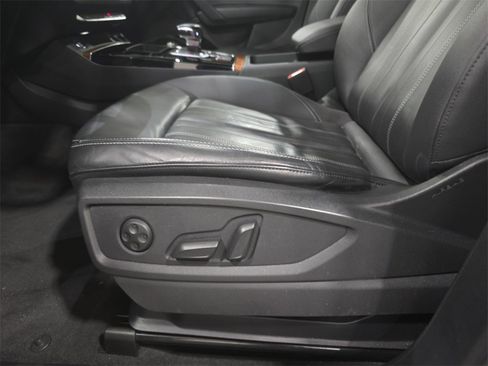 Used 2023 Audi Q5 2.0T Premium w/ Convenience Package image 27