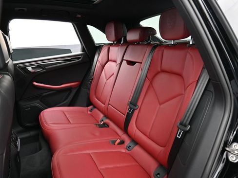 Certified 2026 Porsche Macan AWD/4WD image 24