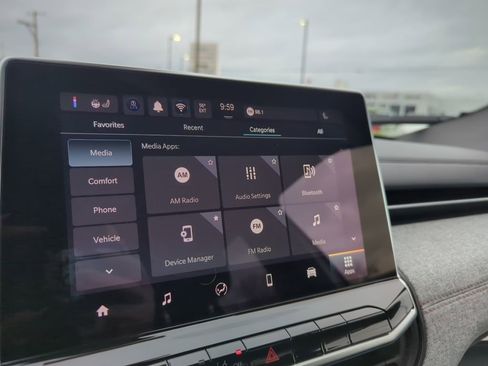 Used 2024 Jeep Compass Latitude image 18