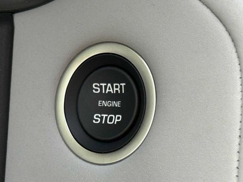 New 2026 Land Rover Range Rover Velar Dynamic SE image 31