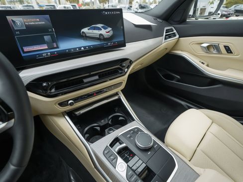 Used 2025 BMW 330i Sedan image 12