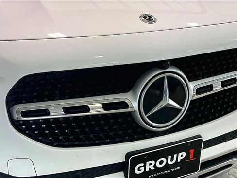 Used 2023 Mercedes-Benz GLA 250 4MATIC w/ Premium Package image 28