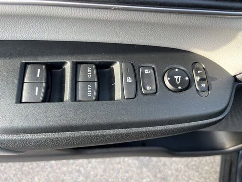 Used 2020 Honda CR-V EX-L image 11