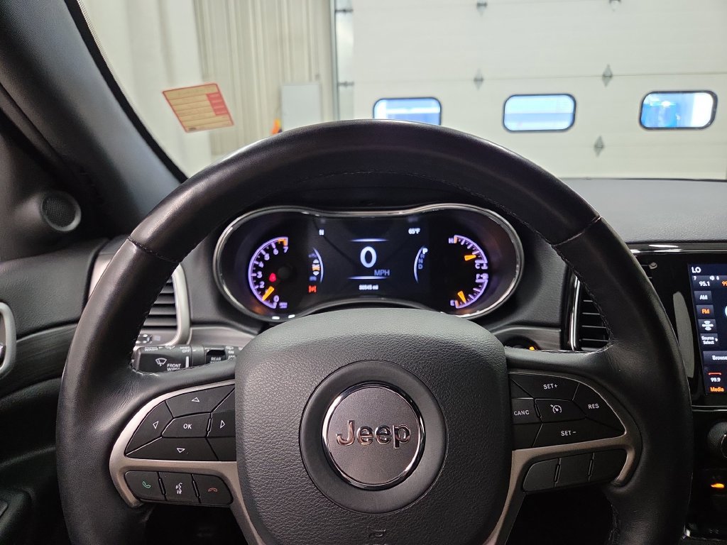 Used 2022 Jeep Grand Cherokee Laredo X AWD/4WD image 22