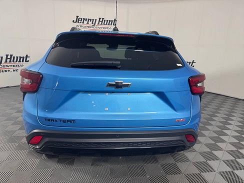 Used 2025 Chevrolet Trax RS w/ Driver Confidence Package FWD image 8