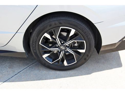 Used 2025 Hyundai Sonata SEL FWD image 8