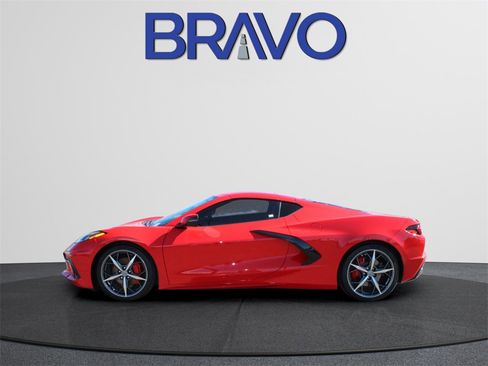 Used 2021 Chevrolet Corvette Stingray image 8