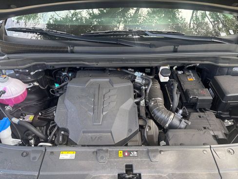 Used 2026 Kia Carnival FWD image 35