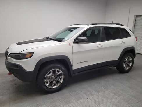 Used 2019 Jeep Cherokee Trailhawk AWD/4WD image 2