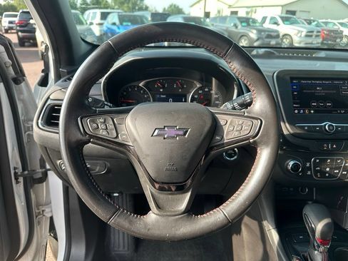 Used 2022 Chevrolet Equinox RS w/ LPO, Floor Liner Package AWD/4WD image 15