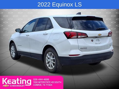Used 2022 Chevrolet Equinox LS w/ LS Convenience Package AWD/4WD image 2