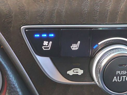 Used 2018 Honda Accord Touring image 30