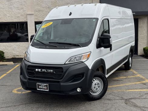 Used 2025 RAM ProMaster 2500 w/ Convenience Group FWD image 2
