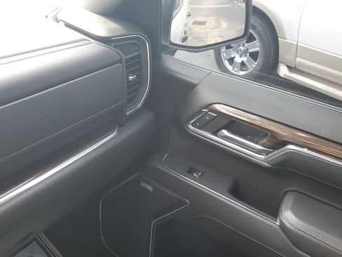 Used 2024 Chevrolet Silverado 1500 LT Trail Boss w/ Convenience Package II image 28