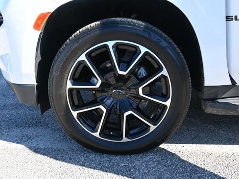 Used 2021 Chevrolet Suburban RST w/ Luxury Package image 27