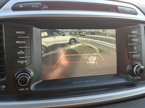 Used 2019 Kia Sorento EX image 18