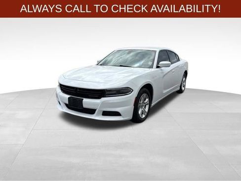 Used 2021 Dodge Charger SXT w/ Leather Interior Group RWD image 3