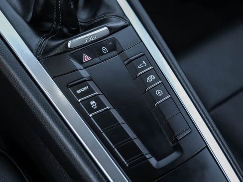 Used 2019 Porsche 718 Cayman image 19