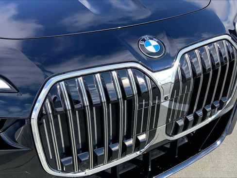 Certified 2023 BMW 760i xDrive w/ Luxury Rear Seating Package image 30