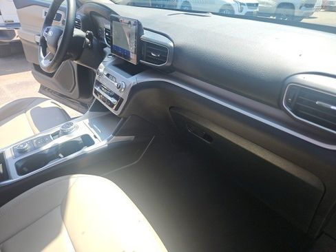 Used 2024 Ford Explorer XLT w/ Equipment Group 202A image 22